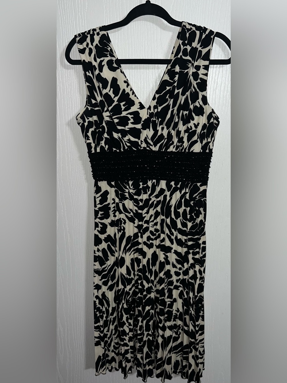 Jessica Howard Black & White Floral Maxi Dress - Beaded Waist - Size 8